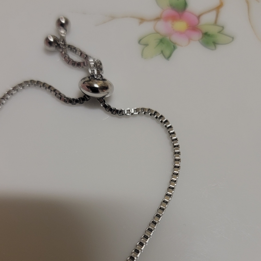 NEW* 🐴 Beautiful silver tone Horse and Girl heart bracelet and earrings set. - Picture 4 of 4